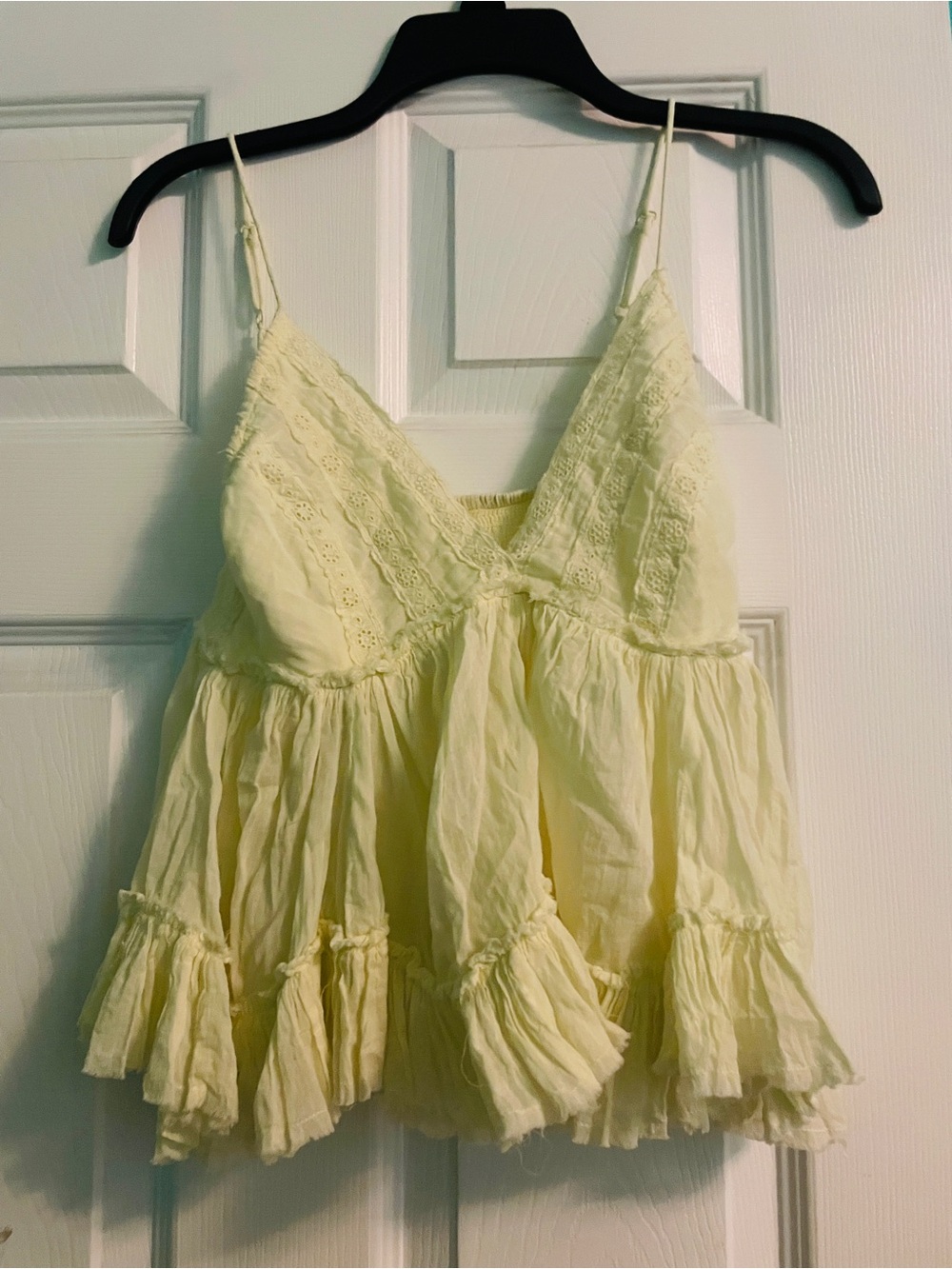 Cropped small yellow top with frills
